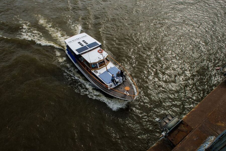 Budapest: Private Danube Yacht Cruise with Welcome Drink - What Makes This Danube Cruise Worth Your Evening