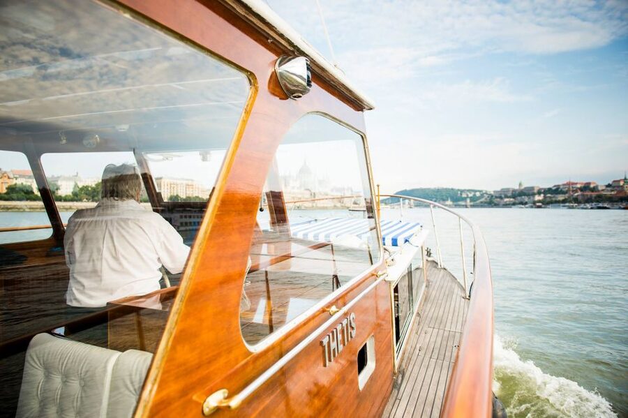 Budapest: Private Danube Yacht Cruise with Welcome Drink - Practical Tips to Make Your Cruise Smooth