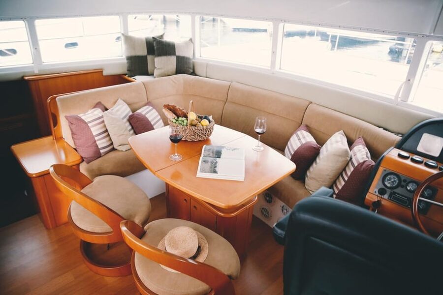 Busan: Group Sightseeing Yacht Cruise with Snacks and Drinks - Should you book the YachtHolic Busan group yacht cruise?