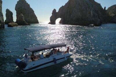 Cabo Private Yacht Tour: The Arch, Sea Lions & Scenic Beaches - El Arco de Cabo San Lucas: the Arch stop that drives the whole itinerary