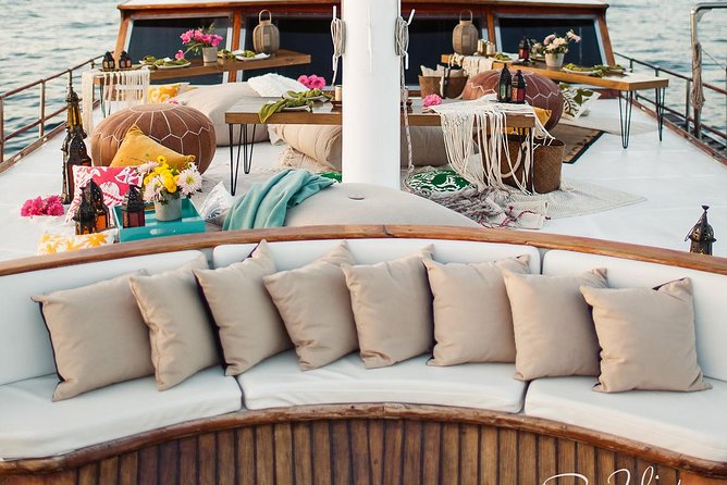 Cabo San Lucas Luxury Sailing Yacht and Dinner with a Chef - Value Check: Is $199 Worth It for a Cabo Sunset Dinner Cruise?