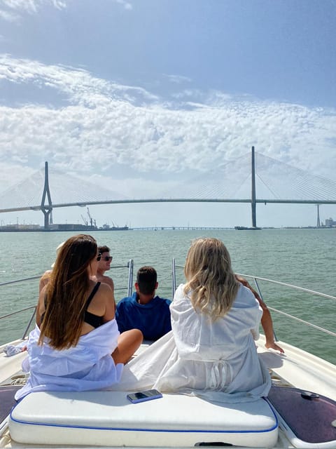 Cadiz: Exclusive Yacht excursion to La Caleta or Pepa Bridge - Free paddle board and swimming carpet: the easiest way to enjoy the water
