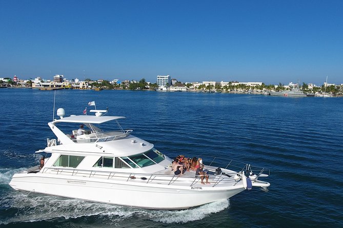 Cancun Boat Tour to Isla Mujeres on Luxury Yacht with Chef -SR55C - Optional water toys near the route: pay-as-you-go fun