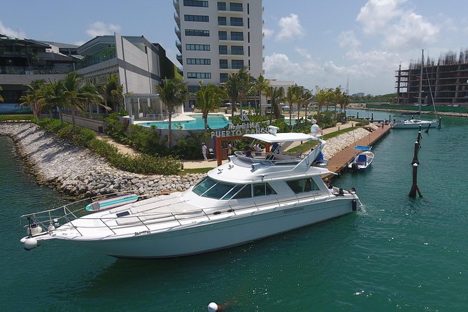 Cancun Boat Tour to Isla Mujeres on Luxury Yacht with Chef -SR55C - What’s really included: chef, lunch, open bar, and snorkeling gear