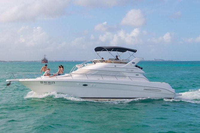 Cancún Yacht Rental SeaRay 46ft 25P13 - Getting to Krudo Raw Bar & Grill without stress