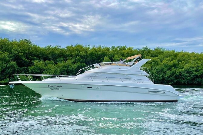 Cancun Yacht Tour - SEARAY YACHT 46 FT GREAT FOR SUNSET 15 PEOPLE MAX 25P9 - Crew, safety gear, and the Bluetooth speaker power question