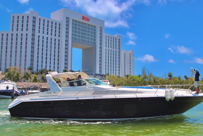 Cancun yachts rental BEATIFUL YACHT 46FT, 15 PAX MAX 25P6 - On Board: Crew, Safety Gear, Bluetooth Music, and A/C Comfort