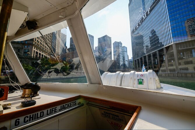 Chicago River Architecture Tour Aboard a Historic Yacht - Stop 3: Chicago Riverwalk for people-watching and river life
