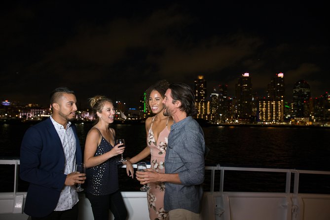 City Cruises Sacramento: Rock the Yacht Cocktail Cruise 21+ - Seating and crowding: how not to get stuck in the wrong spot