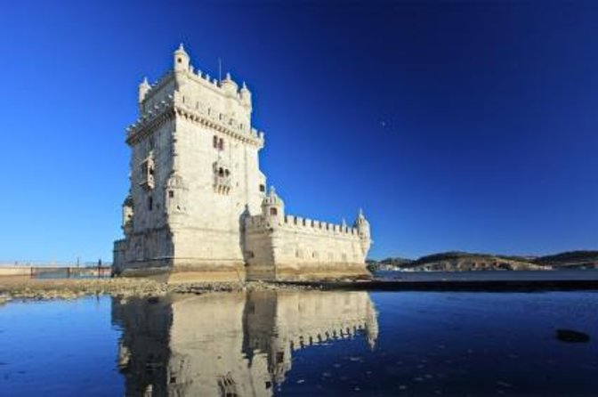 Classic Yacht Experience in Lisbon with portuguese wine - Getting There: The Meeting Point and What the Start Feels Like