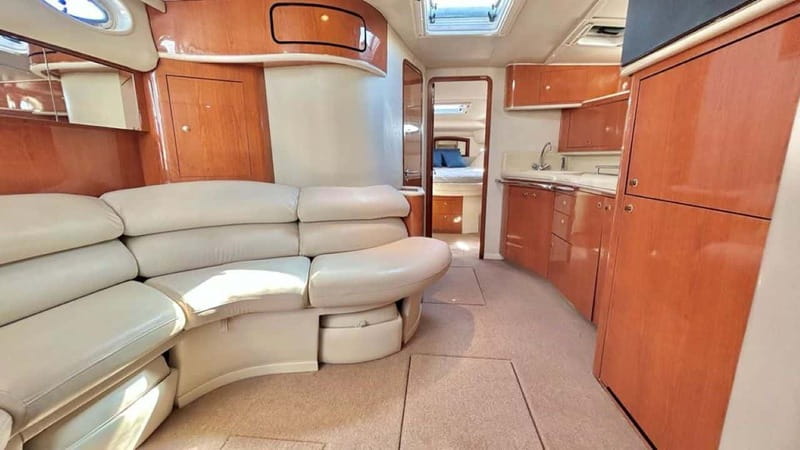 Cruising paradise in a luxury yacht in Cancun - Who this luxury yacht cruise is best for