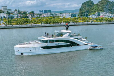 Day Trip - Luxury Experience in Ha Long Bay by Saquila Yacht - Getting aboard: check-in timing, welcome drinks, and a calm start