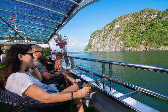 Day Trip - Luxury Experience in Ha Long Bay by Saquila Yacht - Vietnamese tea ceremony on Saquila: what you learn and why it lands before lunch