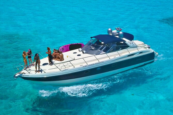 DIVA 60ft Elite Italian Yacht Experience in Cancun - What you get onboard: lily pad, paddle board, snorkeling gear