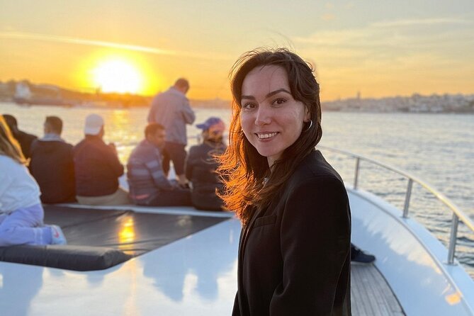 Dolmabahçe Palace Tour with Guide and Luxury Yacht Sunset Cruises - Why this cruise-and-palace mix works better than doing it separately