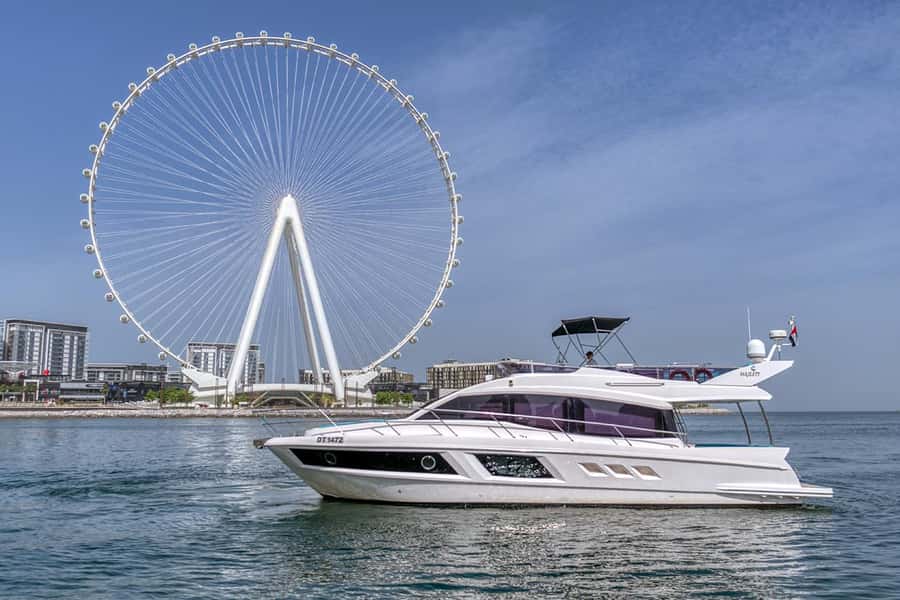 Dubai: 2-Hour Private Yacht Cruise around Burj Al-Arab - First impressions: a private yacht that still feels easy
