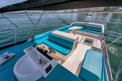 Dubai: 2-Hour Private Yacht Cruise around Burj Al-Arab - Getting to the yacht: Dubai Marina Mall and Pier 7
