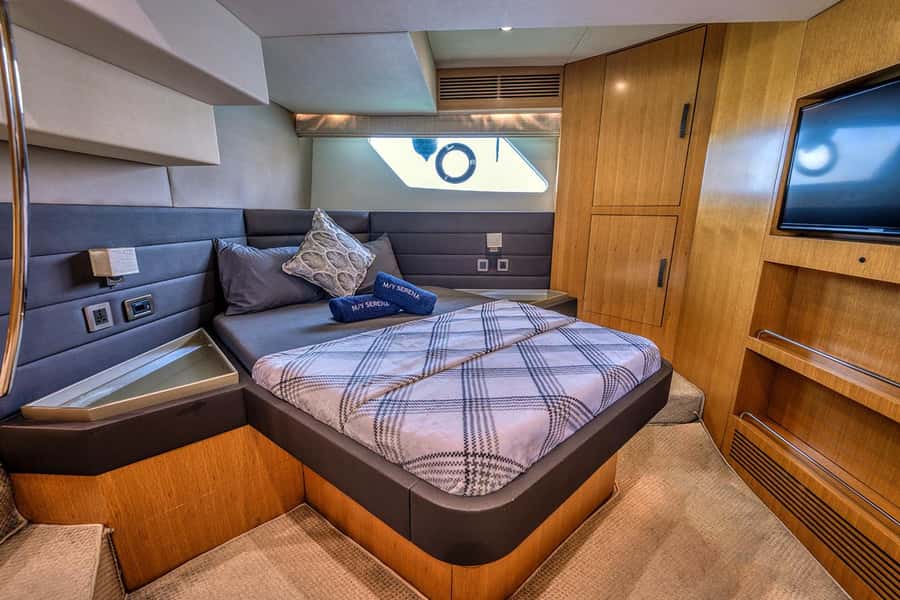Dubai: 2-Hour Private Yacht Cruise around Burj Al-Arab - Evening cruise option: when the landmarks turn on the lights