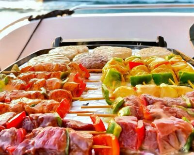 Dubai: 2 hr Private Yacht Cruise & softdrinks + Optional BBQ - Getting on board: what’s included on the 50-foot luxury yacht