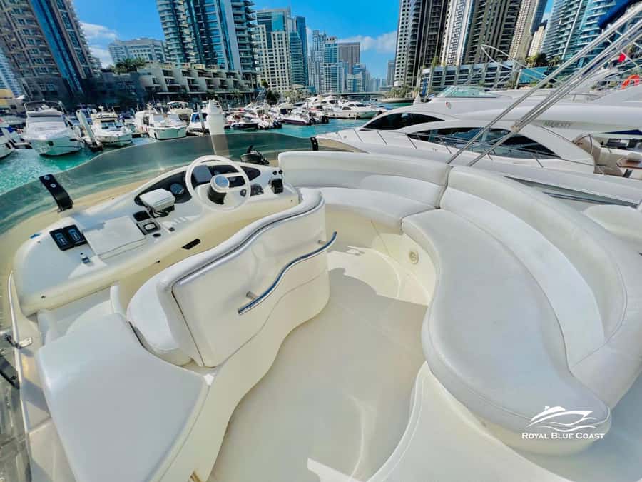 Dubai: Azimut 42 Feet Private Luxury Yacht Cruise - Why the Azimut 42 yacht rental feels different in Dubai Marina