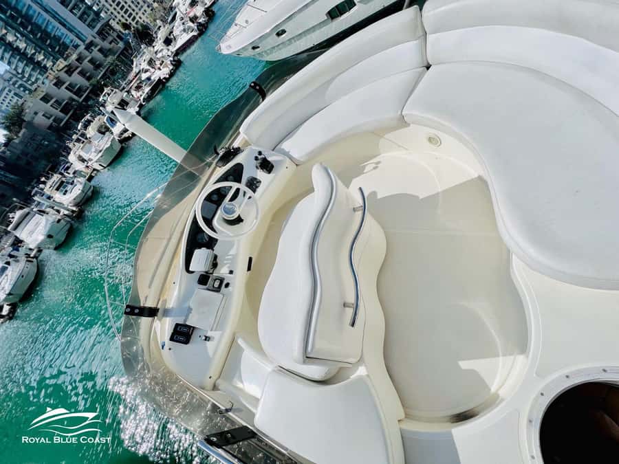 Dubai: Azimut 42 Feet Private Luxury Yacht Cruise - Price and value: how $160 per group works in real life