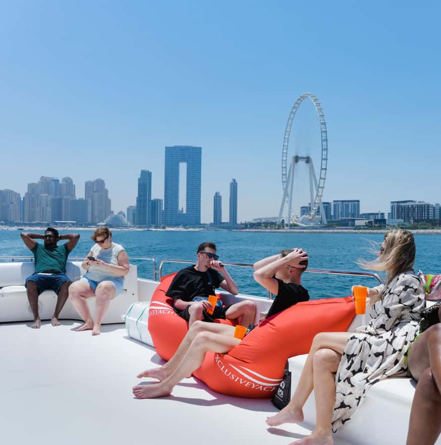 Dubai: Instagrammable Yacht Tour with Drinks & Ain/JBR Views - Price and value: why $25 can actually make sense