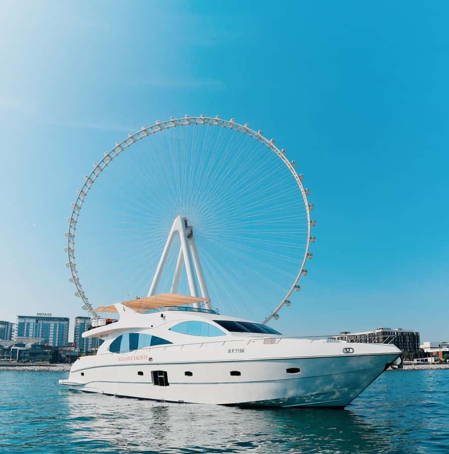 Dubai: Instagrammable Yacht Tour with Drinks & Ain/JBR Views - The 60-minute pace: short enough to fit, long enough to feel complete