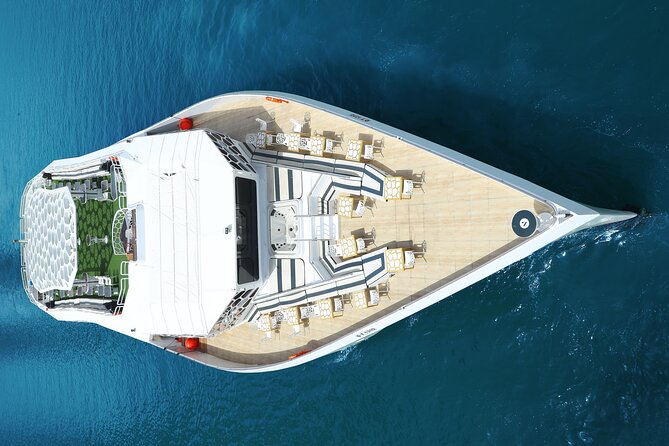 Dubai: Lotus Mega Yacht 3-Hours Dinner Cruise Tour - The route highlights: Dubai Marina, JBR, Blue Waters, and Palm–Atlantis