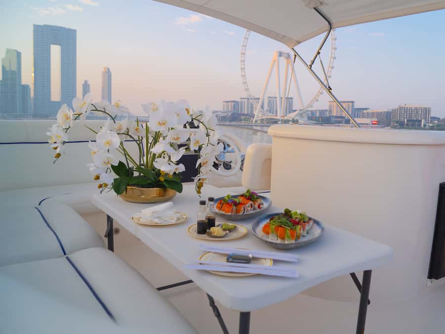 Dubai: Luxury Private 50 FT Yacht Cruise + Optional Sushi - Practical logistics: where to meet and how to avoid losing cruise time