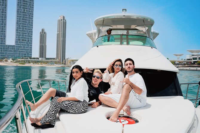 Dubai Marina 1hr Yacht tour with Drinks - How to Pick Your Departure Time for Better Comfort