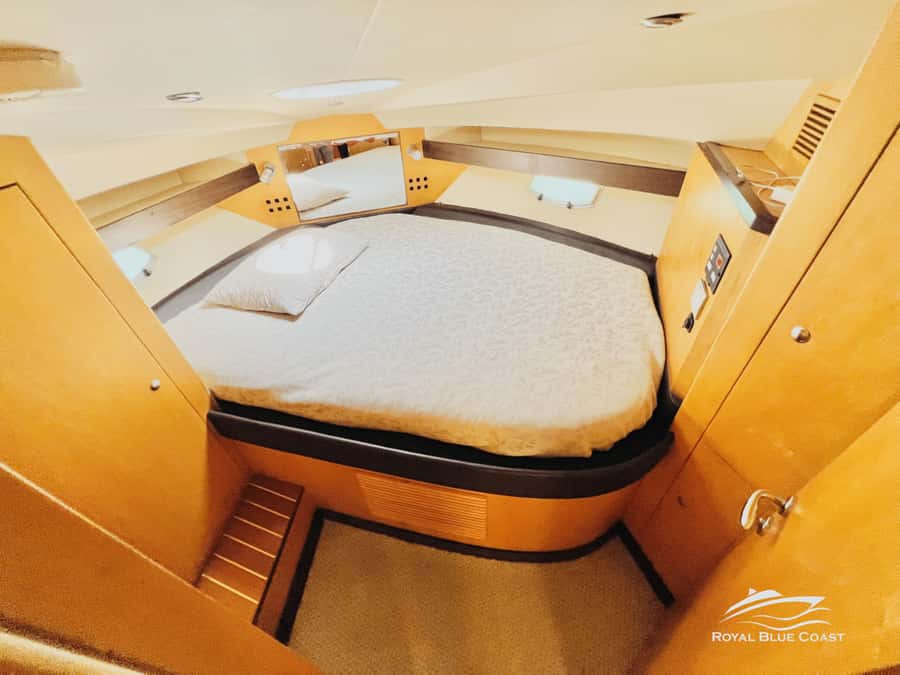 Dubai Marina: 2-Hour Mini Yacht Ride - What you actually get on board (and what you bring)