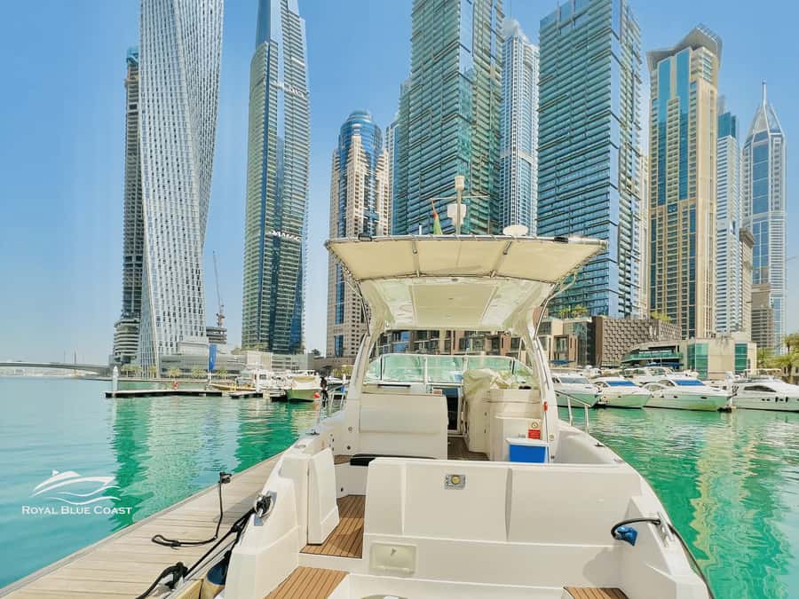 Dubai Marina: 2-Hour Mini Yacht Ride - Crew service and photo help: where the private part really shines