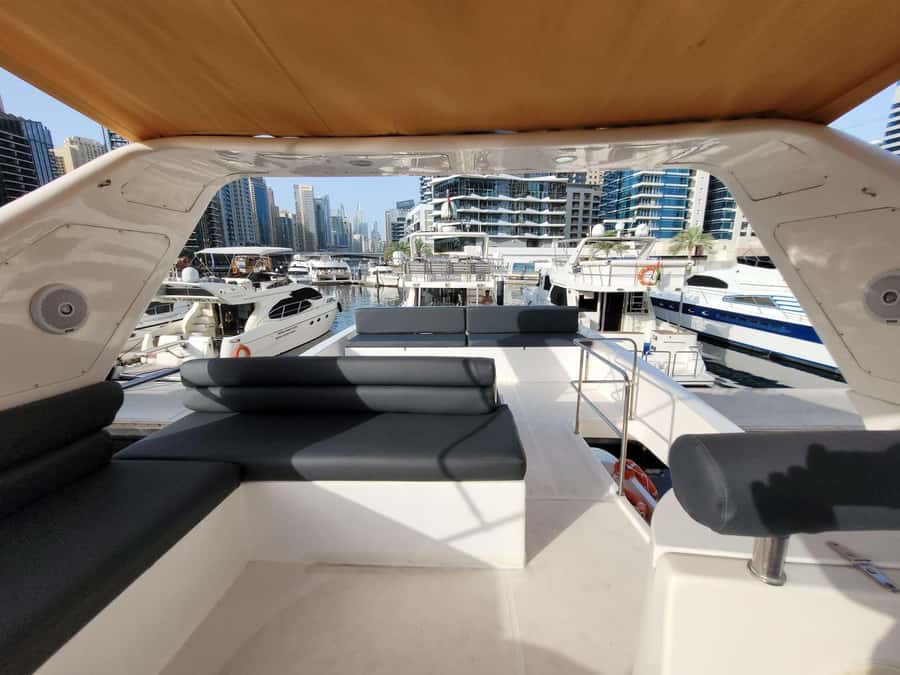 Dubai Marina luxury Yacht Tour: AinDubai,JBR &Harbour(1Hour) - Dubai Marina yacht cruise in 1 hour: value and vibe