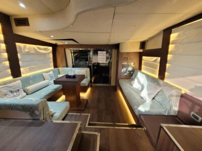 Dubai Marina luxury Yacht Tour: AinDubai,JBR &Harbour(1Hour) - Getting on board at Al-Rahim Mosque (find Splash Tours fast)