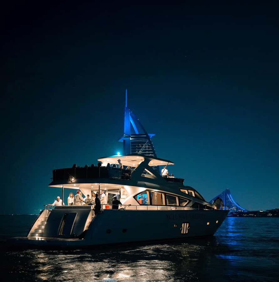 Dubai Marina: Luxury Yacht Tour with Breakfast or BBQ Option - Dubai Marina Yacht Tour With Breakfast or BBQ: The Quick Take