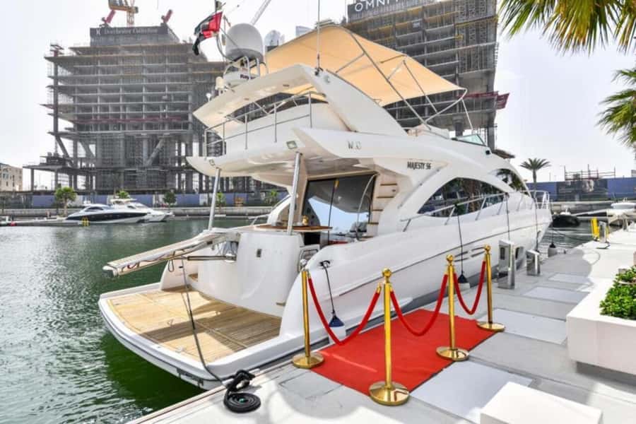 Dubai: Marina Private Luxury Yacht Tour - Dubai Marina Yacht Tour: the value of a private moving viewpoint