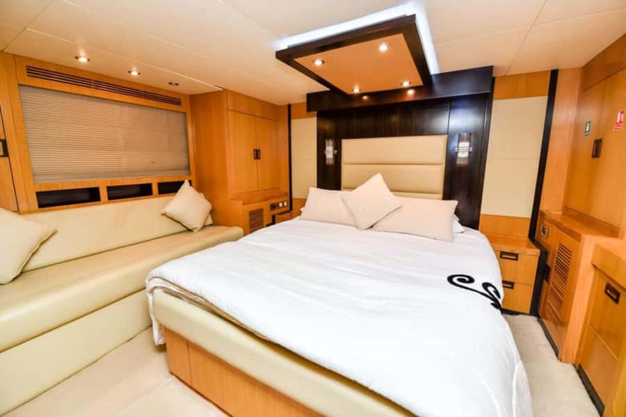 Dubai: Marina Private Luxury Yacht Tour - Price and value: $374 per group up to 15 people