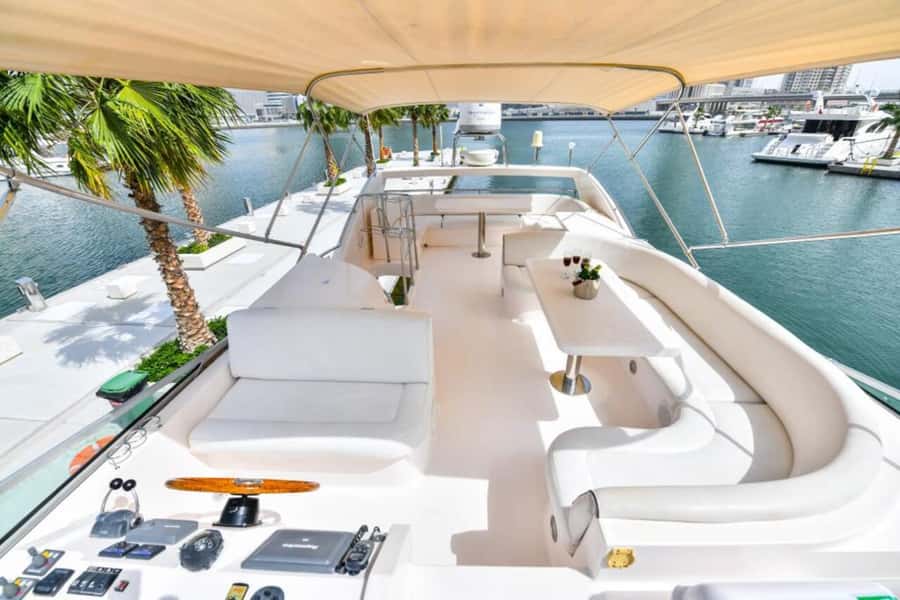 Dubai: Marina Private Luxury Yacht Tour - Weather and sight lines: why wind can change the route