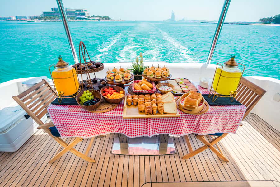 Dubai: Marina Sightseeing on Yacht with Breakfast - Key Highlights You’ll Actually Care About