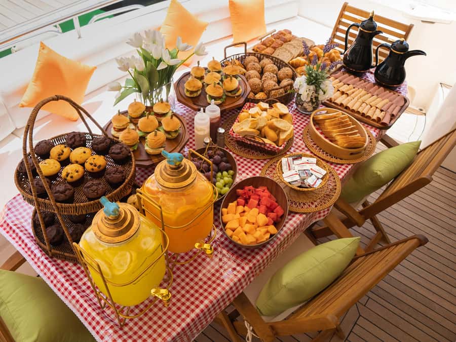 Dubai: Marina Sightseeing on Yacht with Breakfast - JBR photo stop: the beachside postcard moment