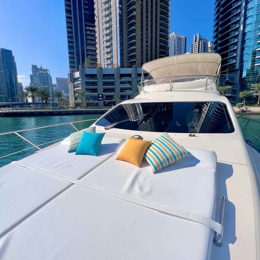 Dubai: Marina Sightseeing on Yacht with Breakfast - Meeting point reality: Dubai Marina Walk can be a puzzle
