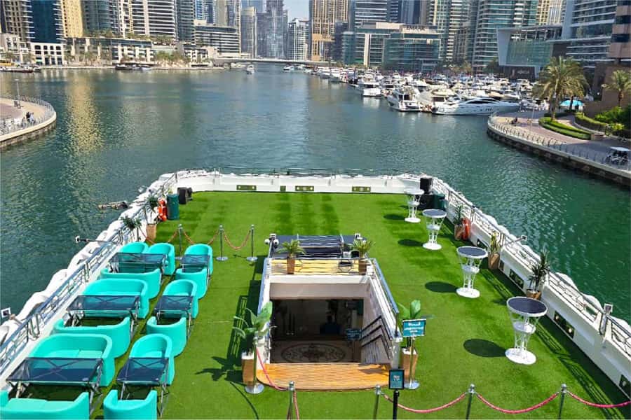 Dubai: Mega Yacht Dinner Cruise with Buffet - VIP vs Standard: the practical differences that matter
