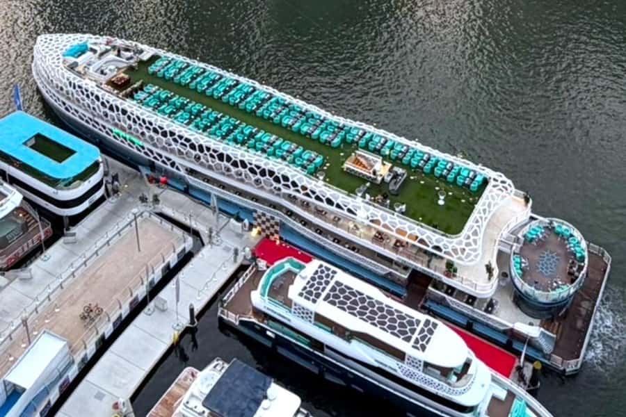 Dubai: Mega Yacht Dinner Cruise with Buffet - Price and value: is $82 fair for an evening like this?