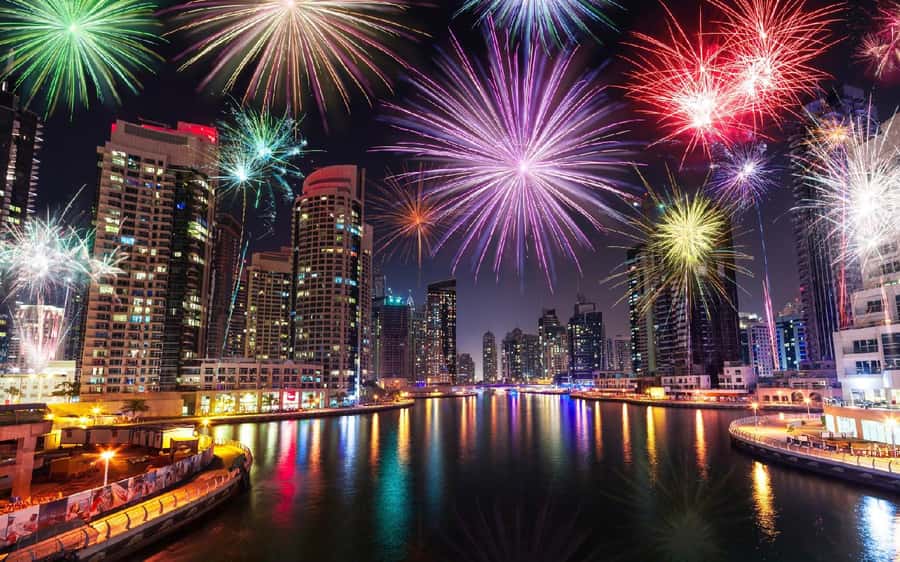 Dubai: New Year Eve Luxury Yacht Fireworks View & BBQ Cruise - The main event: a 3-hour fireworks cruise with DJ and deck time