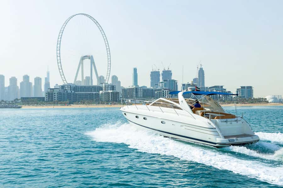 Dubai: Private Luxury Everest Yacht Cruise from Dubai Marina - Key highlights at a glance