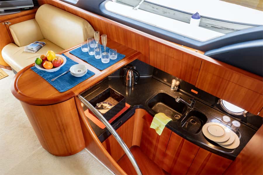 Dubai: Private Luxury Yacht Cruise for up to 20 People - Burj Al Arab and the Dubai Harbour finish: what you close with