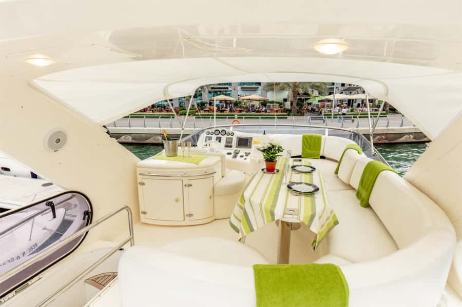Dubai: Private Luxury Yacht Cruise for up to 20 People - Picking 2, 3, or 4 hours: the timing choice that shapes your photos