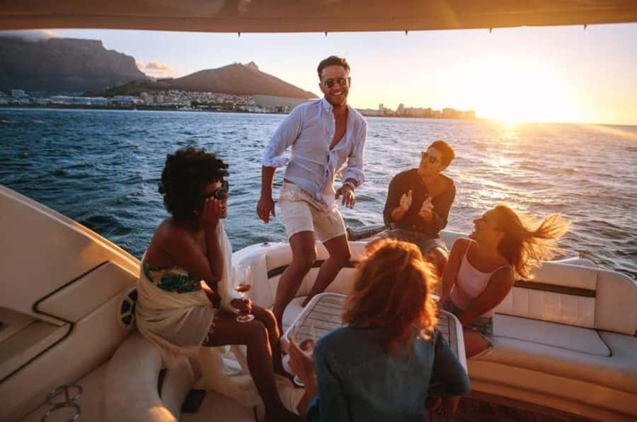 Dubai: Private Sunset Yacht Tour from Dubai Marina - Price and value: what you’re really paying for