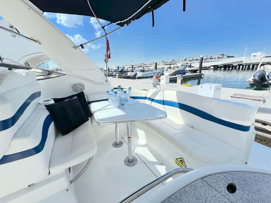 Dubai: Private Yacht Cruise for Unforgettable Memories - The crew energy: why names like Abinesh and Sameer keep coming up