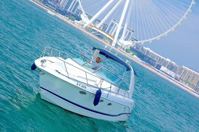 Dubai: Private Yacht Cruise on a 34 Ft Yacht - A private 34-foot yacht makes Dubai feel personal